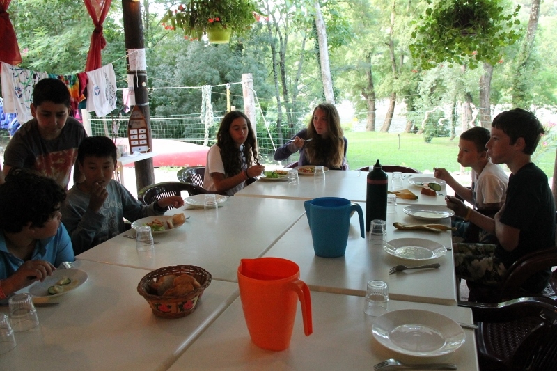 Village Camps International Summer Camp Ard&egrave;che, France 2019-07-26 https://www.villagecamps.com/journals_admin/images/929-22-21-07-2014 (800x533) (19).jpg